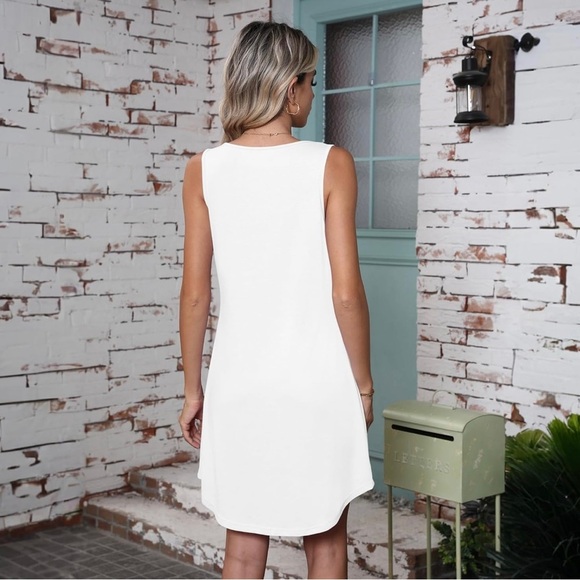 White Sleeveless V-Neck Sheath Mini Dress - Picture 3 of 3
